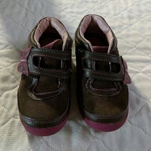 Brown butterfly shoes 7W